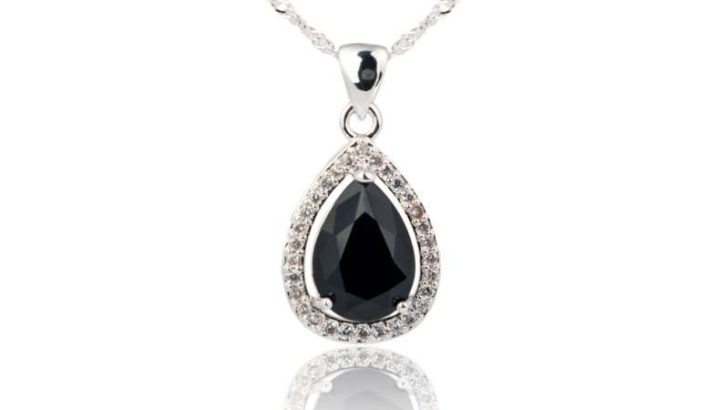 Difference Between Black Diamond and Onyx - CaratCraze