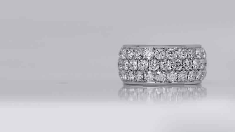 How To Prevent Pave Diamonds From Falling Out? - CaratCraze